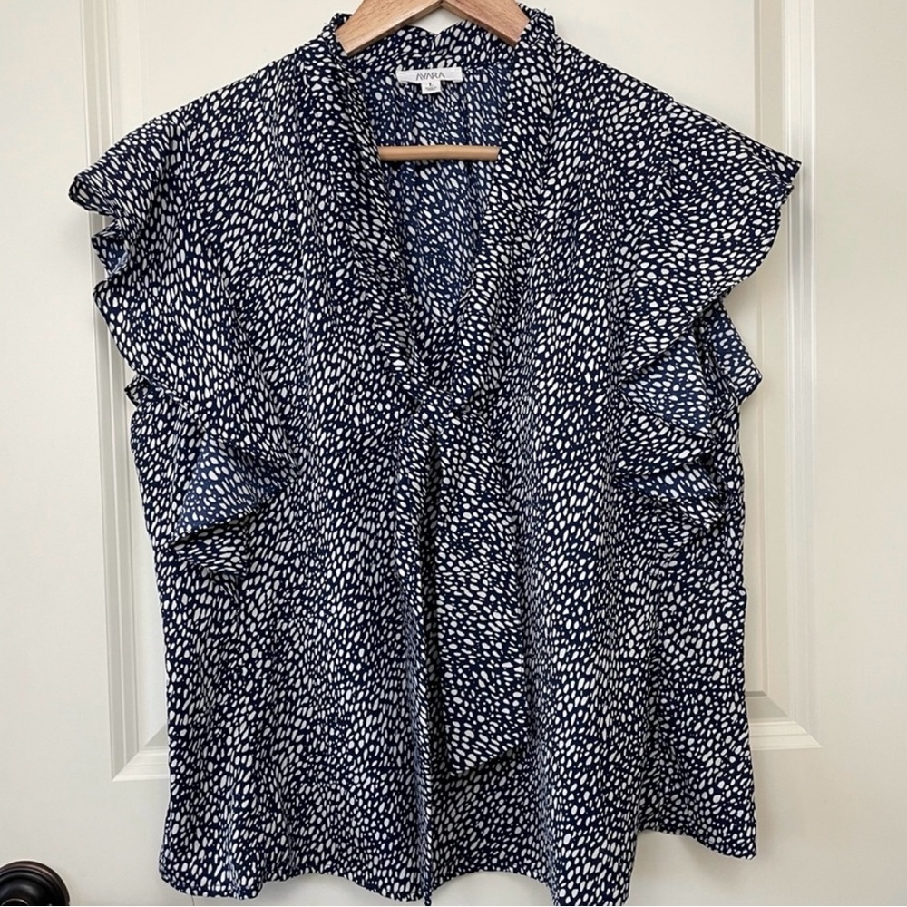 AVARA Flutter Sleeve Tie V-Neck Blouse Top Navy Blue Print Ruffle Women’s Large